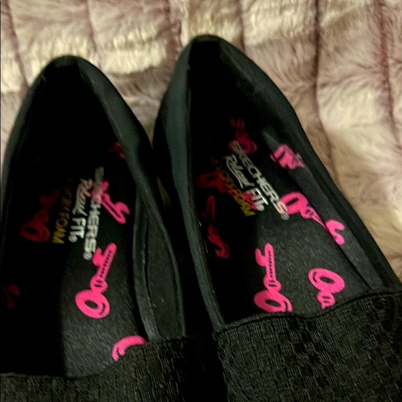 Skechers Black Slip-On Loafers for Everyday Comfort - Picture 3 of 16